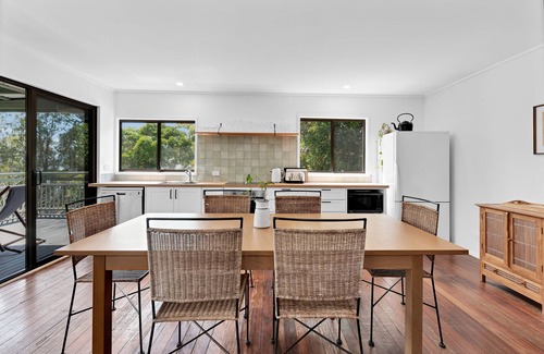 Boreen Point Cottage | Lakeview – Your Quintessential Lakeside Retreat