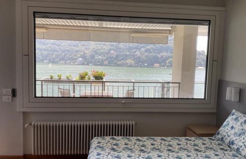 Como House | Lakeviewcabin - King Room With Balcony