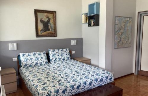 Como House | Lakeviewcabin - King Room With Balcony