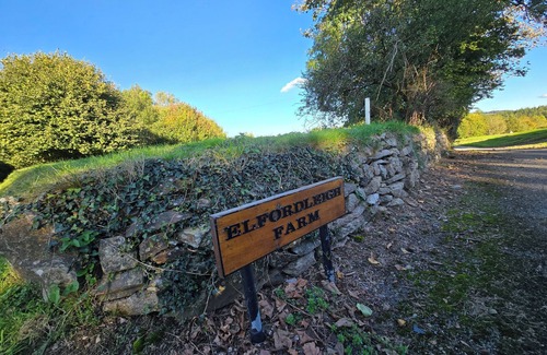 Plymouth House | Lakeviews/quietness/parking/longstays/4guests
