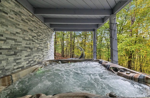 East Stroudsburg House | Lakewalk Home in the Poconos