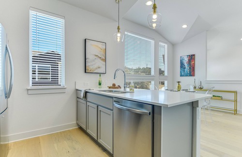 Lakeway House | Lakeway Villa with resort amenities