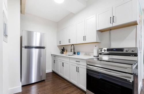 Lakewood Apartment | Lakewood Bliss- 2 Bed Apt