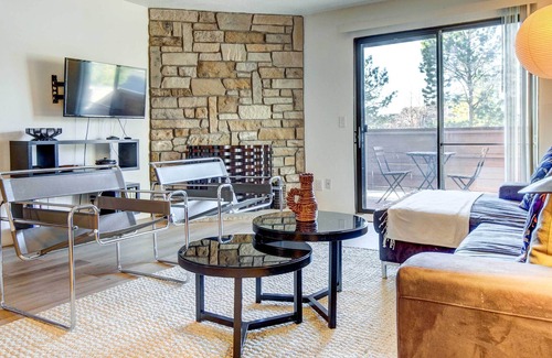 Union Square Apartment | Lakewood Condo w/ Patio + Heated Pool Access!