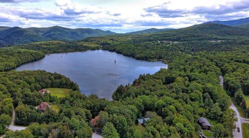 Killington House | Lakewood Lodge - 4BR, 2BA Ski Home - Private Hot Tub, Wood Fire, Kent Pond & EV Charger