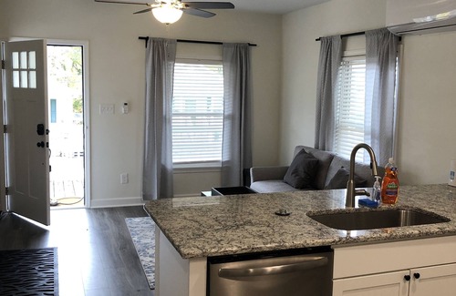 Durham Apartment | Lakewood/Lyon Park Renovated Cottage Near Duke 23A