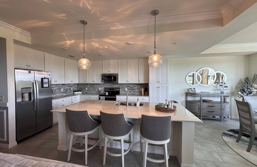 Lakewood Ranch Condo | Lakewood National Golf Beauty!n2 br/2 bath condonResort-style living!