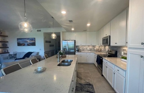 Lakewood Ranch Condo | Lakewood National Golf Beauty!n2 br/2 bath condonResort-style living!