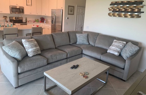 Lakewood Ranch Condo | Lakewood National Golf Club Penthouse Condo with Luxury Amenities - Pet Welcome
