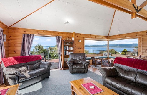 Omori House | Lakewood - Omori Holiday Home