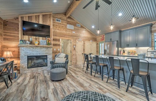 Canyon Lake House | Lakewood Secret Cabin about 4 Mi to The Lake!
