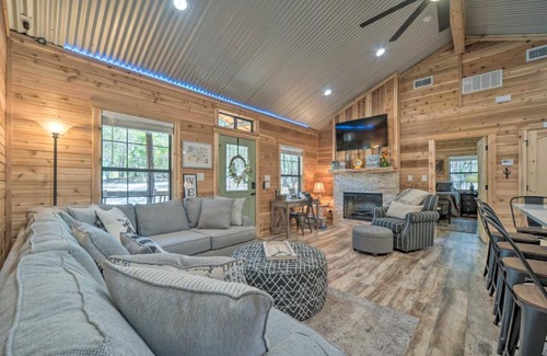 Canyon Lake House | Lakewood Secret Cabin about 4 Mi to The Lake!