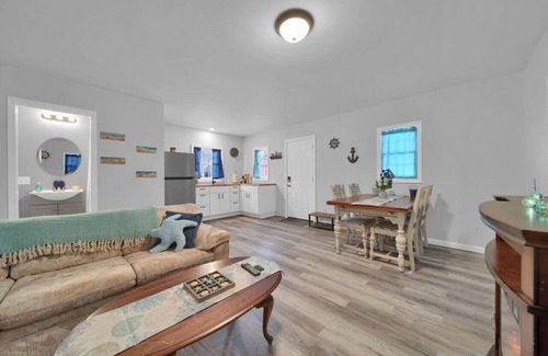 North Lakeport House | Lakewood Retreat - Hot Tub Open, Couples Getaway!