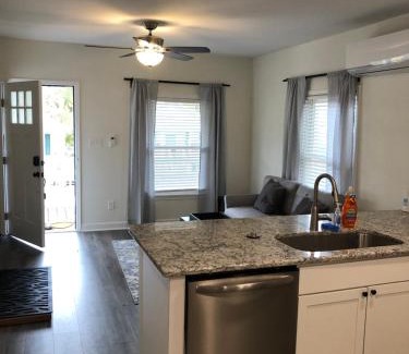 Durham House | Lakewoodlyon Park Renovated Cottage Near Duke 23b