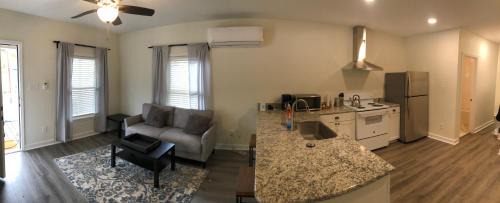 Durham House | Lakewoodlyon Park Renovated Cottage Near Duke 23b