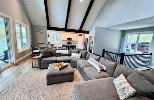 Big Creek House | Lakin' It Easy, Stunning sunrise and sunset views with 300 feet of shoreline!