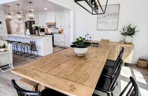 Maynardville House | Lakin' It Easy