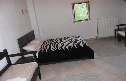 Papigo House | Lakis Rooms