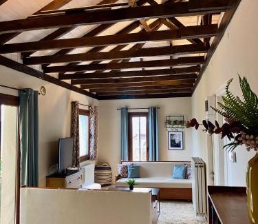 Sintiki Apartment | Lakis' Wellhouse