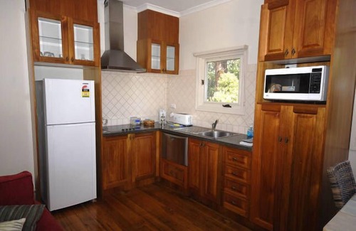 Lal Lal Cottage | Lal Lal Falls Cottage