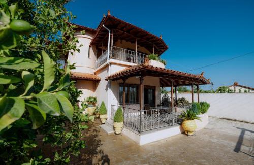 Kourtakion House | Lala Luxury House