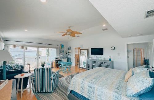 Horton Shores House | LaLa`s Beachside Getaway! 5 BR, Hammocks, Beach!
