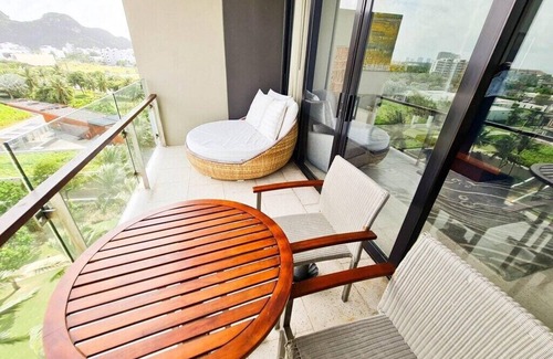 Ngu Hanh Son Apartment | Lalahouses - 2BR Ocean View Apt in Huyatt Regency