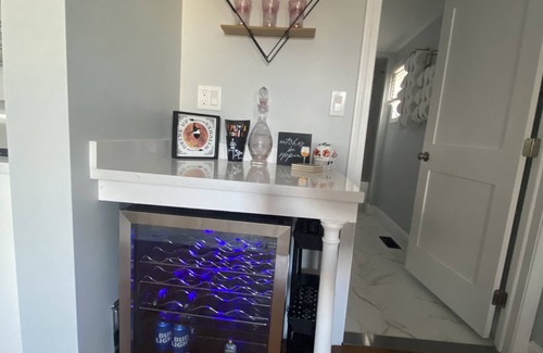 Salem Apartment | Lallys House, Historic Salem. Steps from common & Halloween events-Themed rooms!