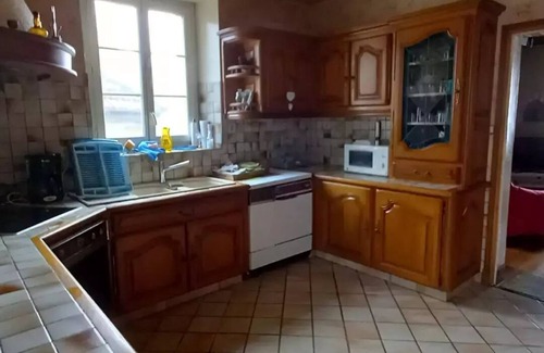 Quezac House | Lamalpapoche gîte in the heart of an old-fashioned farm with unusual animals.