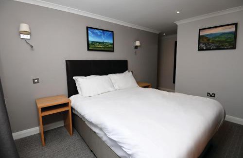 Llanwenarth Hotel | Lamb & Flag Inn