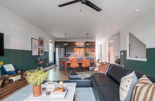 Hope Gardens Apartment | Lambert by AvantStay | Stunning 4BR Condo in Heart of Nashville