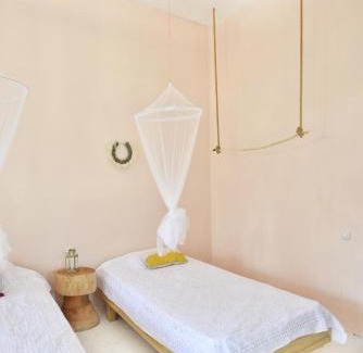 Nihiwatu House | Lambo Homestay