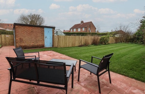 Malton Cottage | LAMBS FOLD, family friendly, with a garden in Malton