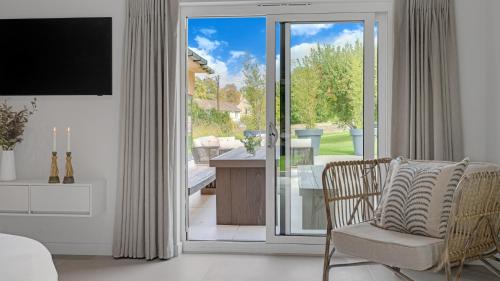 Erlestoke House | Lambs Lawn