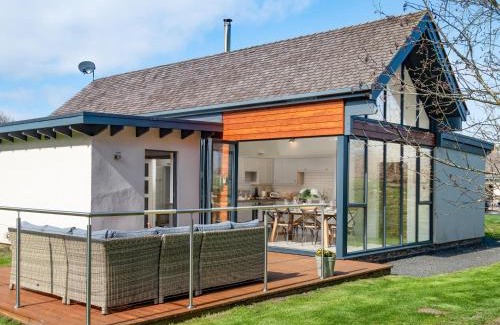 Bamburgh House | Lambs Lodge