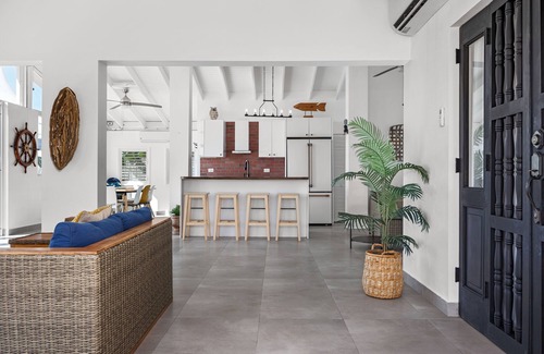 Camino Nuevo House | LaMcArena Beachfront Retreat