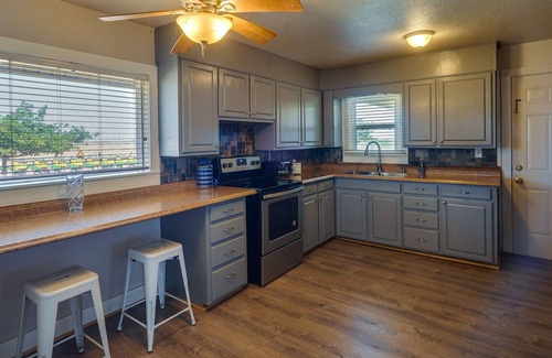 Lamesa House | Lamesa Vacation Rental w/Covered Patio & Fire Pit
