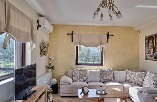 Lamia Villa | LaMia Casa in Central Greece