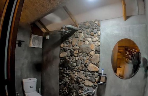 Kumbalwela Bed & Breakfast | LAMIACEAE WOOD CABIN