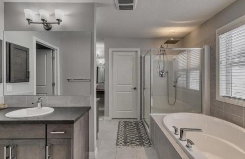 Southeast Calgary House | Lamont