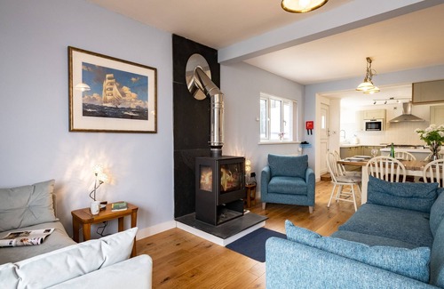 Port Isaac Cottage | LAMORNA, pet friendly, country holiday cottage in Port Isaac