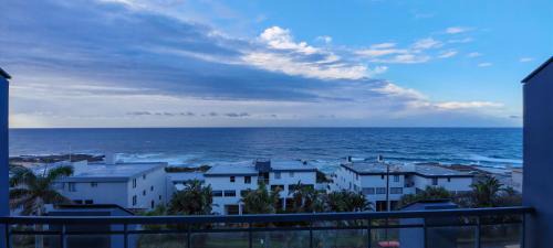 Manaba Beach Apartment | LaMouette 8 Manaba Beach Uvongo
