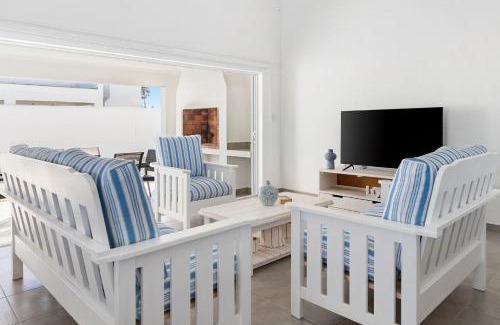 Stompneusbaai House | Lampiesbaai Beach House by Host Agents