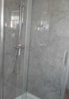 Larkhall Apartment | Lanarkshire Apartment- Views- Sleeps 4- Balcony
