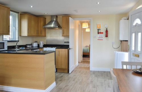 Wilberfoss Cottage | Lanburnum Lodge - UK47076