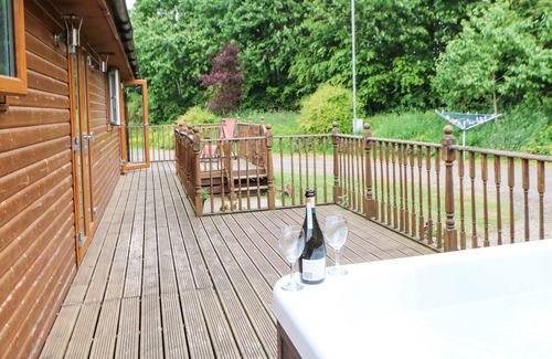Kiplin Cottage | LANCASHIRE LODGE, pet friendly, character holiday cottage in Kiplin