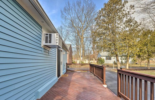 Lancaster House | Lancaster Haven: Large Yard, Community Beach!