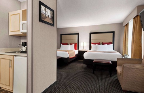 Witmer Hotel | Lancaster Suites