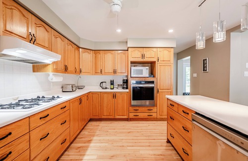 South Glengarry House | Lancaster Waterfront Retreat
