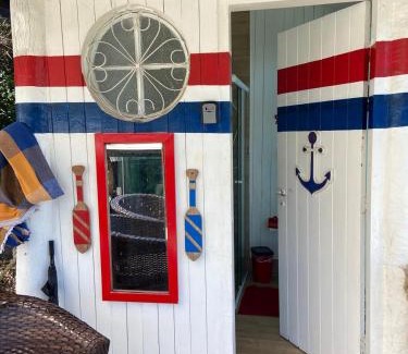 Bueno Brandao Boat Rental | Lancha Pérola Negra - Vila Mágica